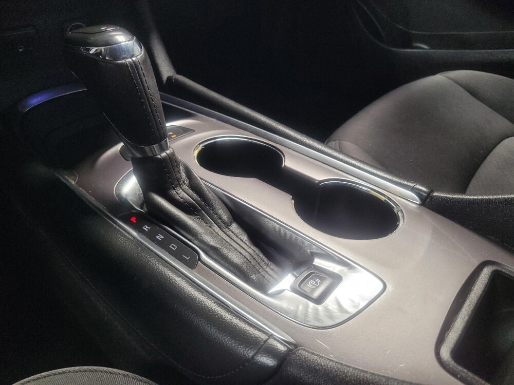 2018 Chevrolet Malibu in Tampa, FL 33619 - 18080062 26