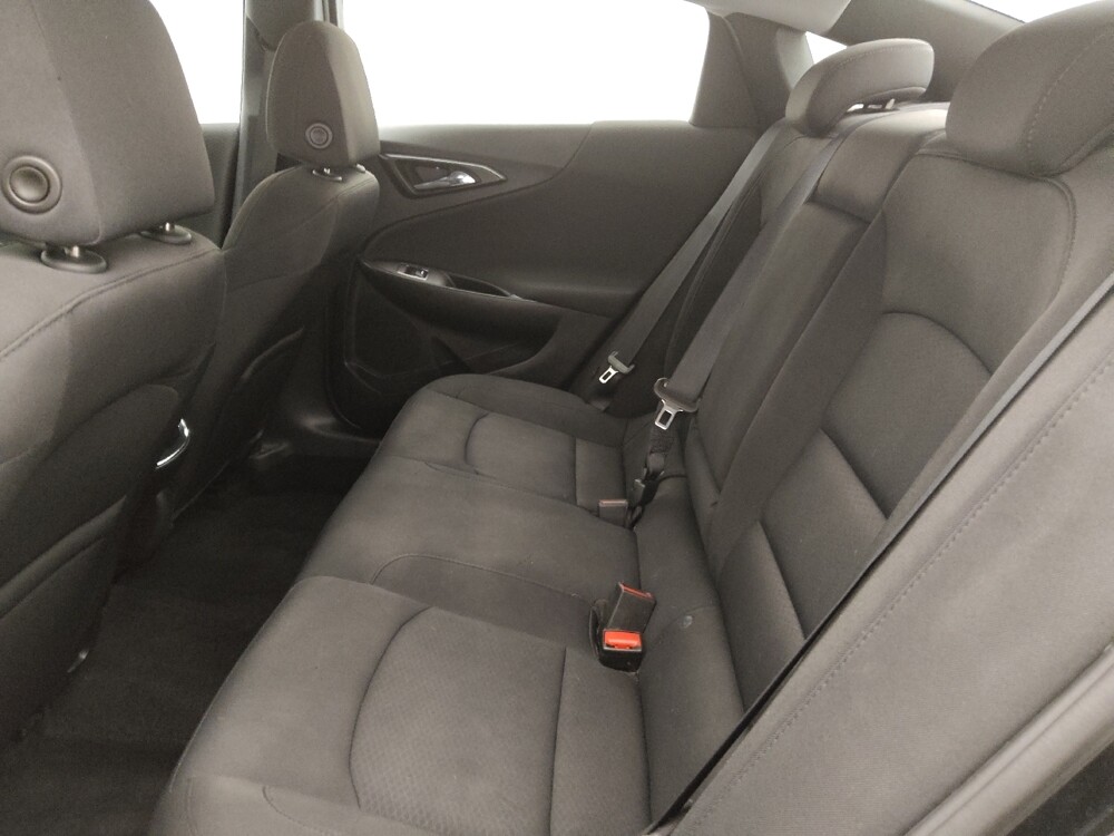 2018 Chevrolet Malibu in Tampa, FL 33619 - 18080062 18