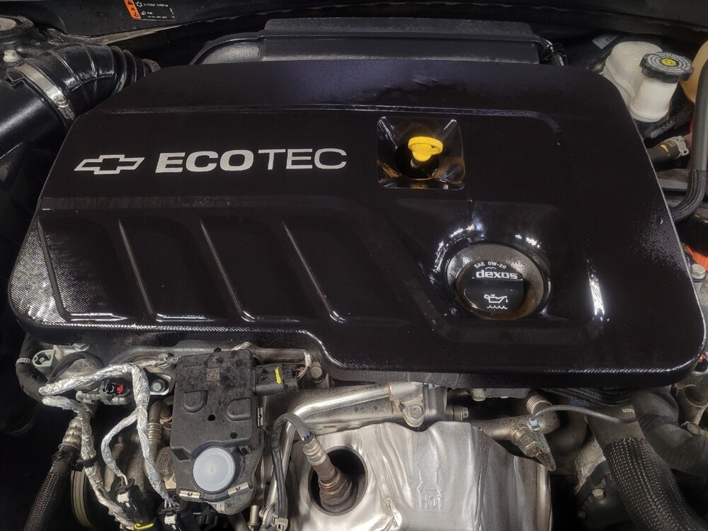 2018 Chevrolet Malibu in Tampa, FL 33619 - 18080062 30