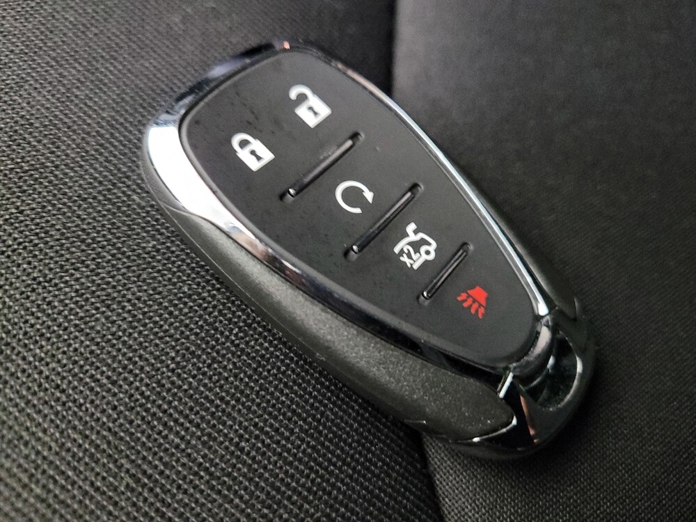 2021 Chevrolet Malibu in Mesa, AZ 85210 - 18080084 32