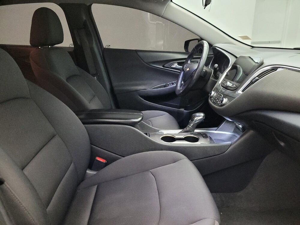 2021 Chevrolet Malibu in Mesa, AZ 85210 - 18080084 21