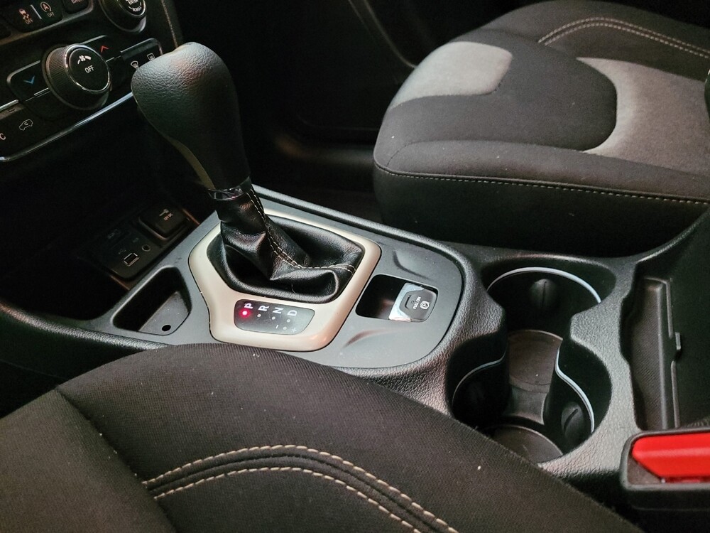 2018 Jeep Cherokee in Mesa, AZ 85210 - 18080087 26