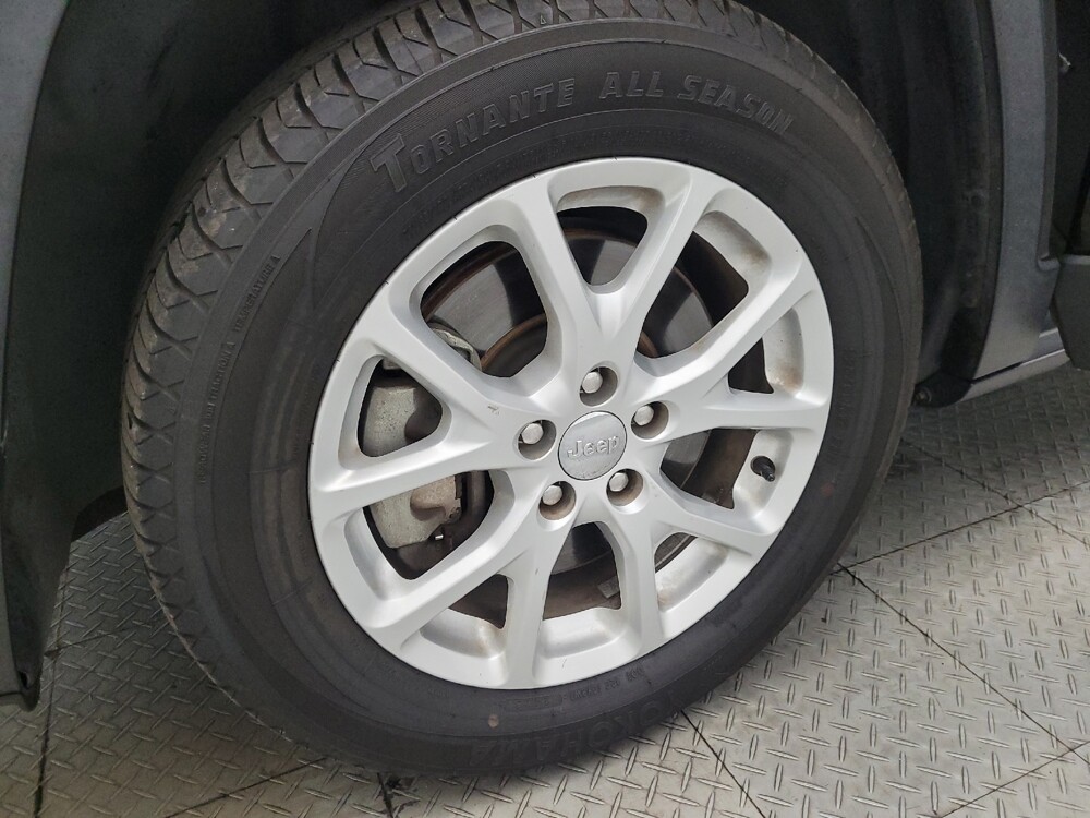 2018 Jeep Cherokee in Mesa, AZ 85210 - 18080087 31