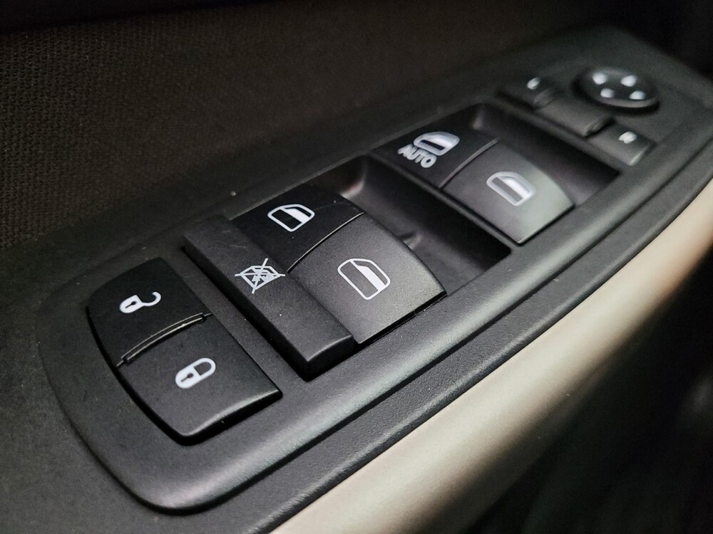 2018 Jeep Cherokee in Mesa, AZ 85210 - 18080087 27