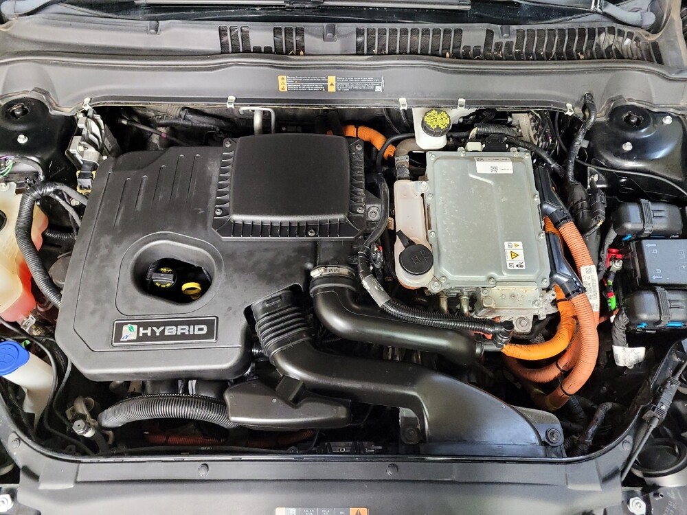 2018 Ford Fusion in Fayetteville, NC 28304 - 18080102 30