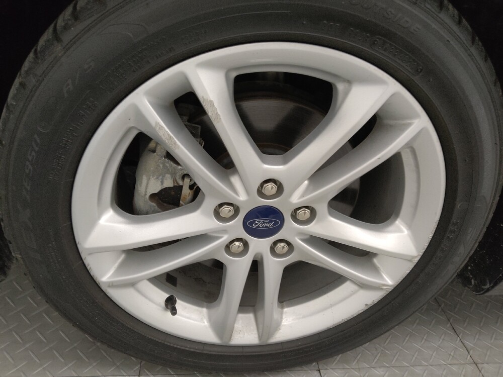 2018 Ford Fusion in Fayetteville, NC 28304 - 18080102 31