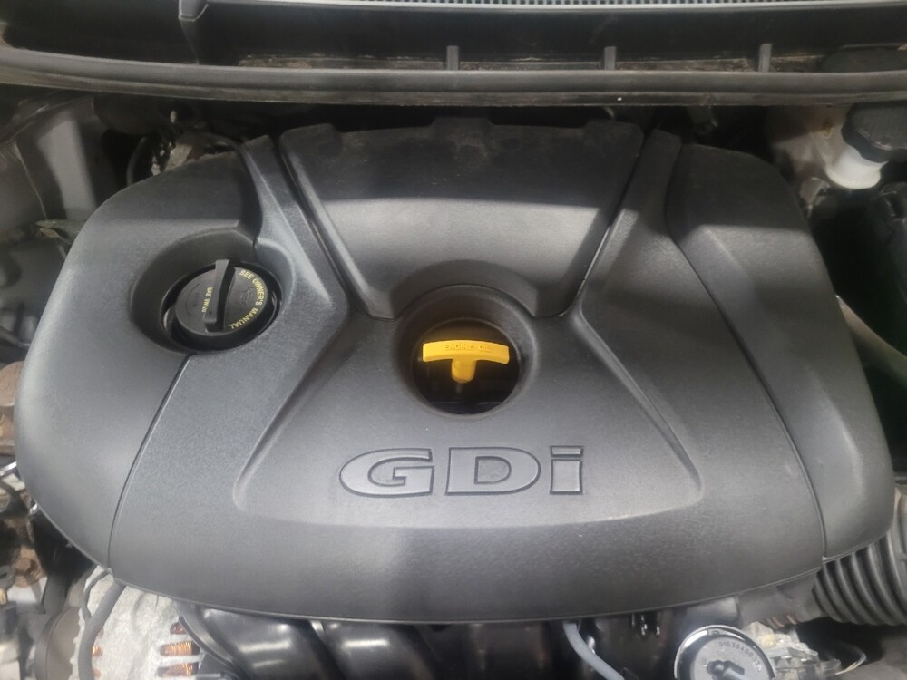 2016 Hyundai Elantra in Langhorne, PA 19047 - 18080122 30