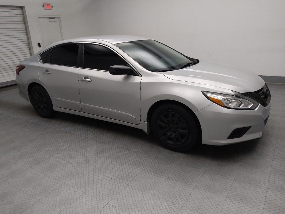2017 Nissan Altima in Lombard, IL 60148 - 18080129 11