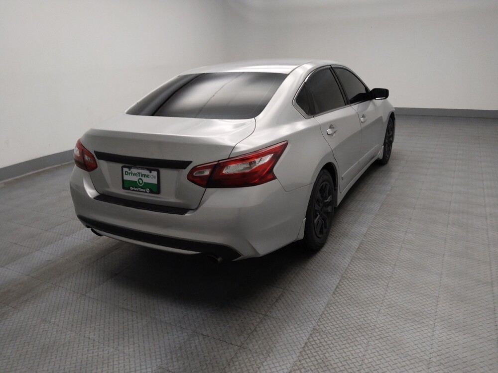 2017 Nissan Altima in Lombard, IL 60148 - 18080129 9