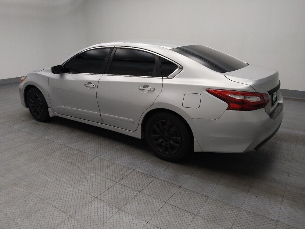 2017 Nissan Altima in Lombard, IL 60148 - 18080129 3