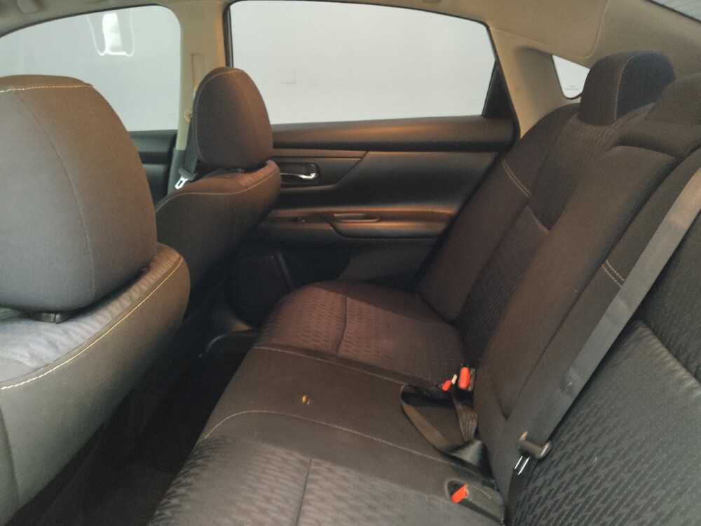 2017 Nissan Altima in Lombard, IL 60148 - 18080129 18