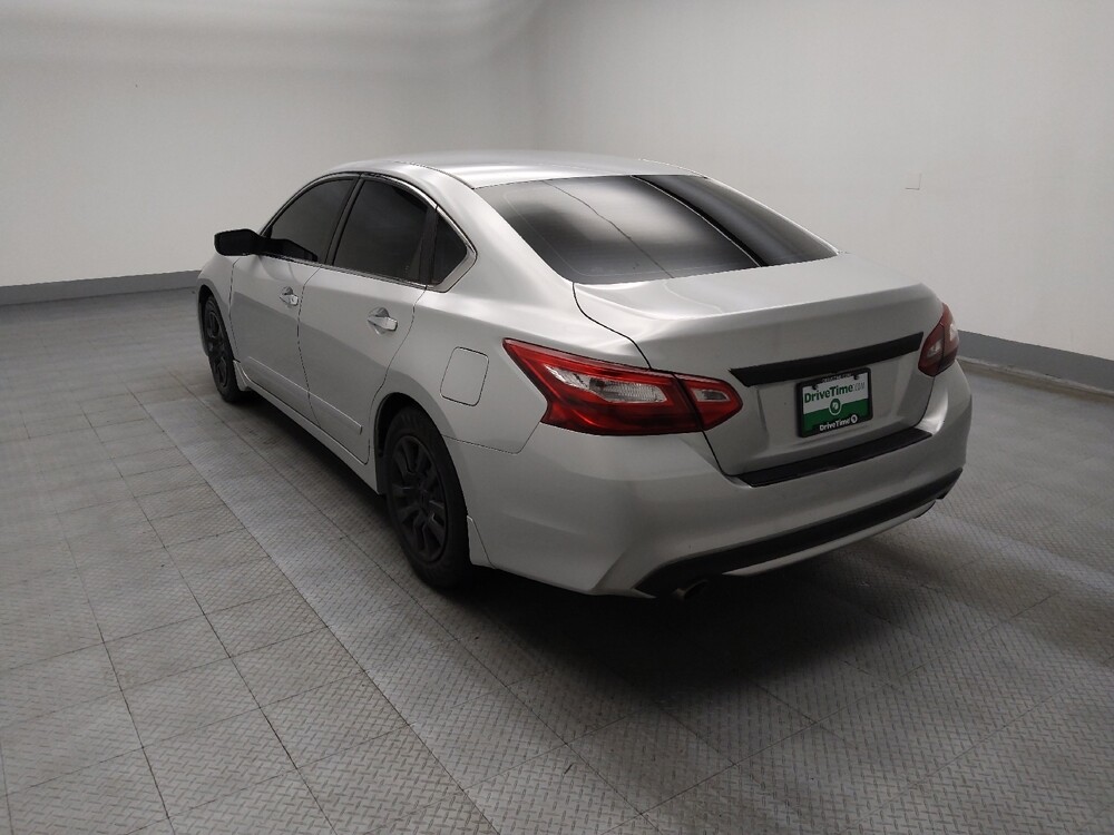 2017 Nissan Altima in Lombard, IL 60148 - 18080129 5