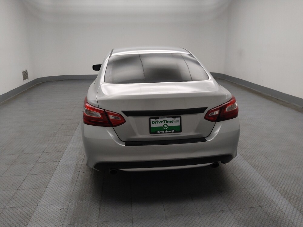 2017 Nissan Altima in Lombard, IL 60148 - 18080129 6