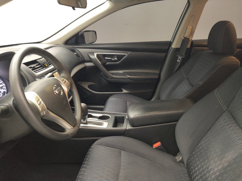2017 Nissan Altima in Lombard, IL 60148 - 18080129 17