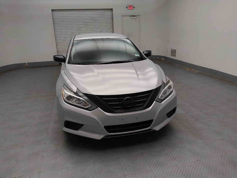 2017 Nissan Altima in Lombard, IL 60148 - 18080129 14
