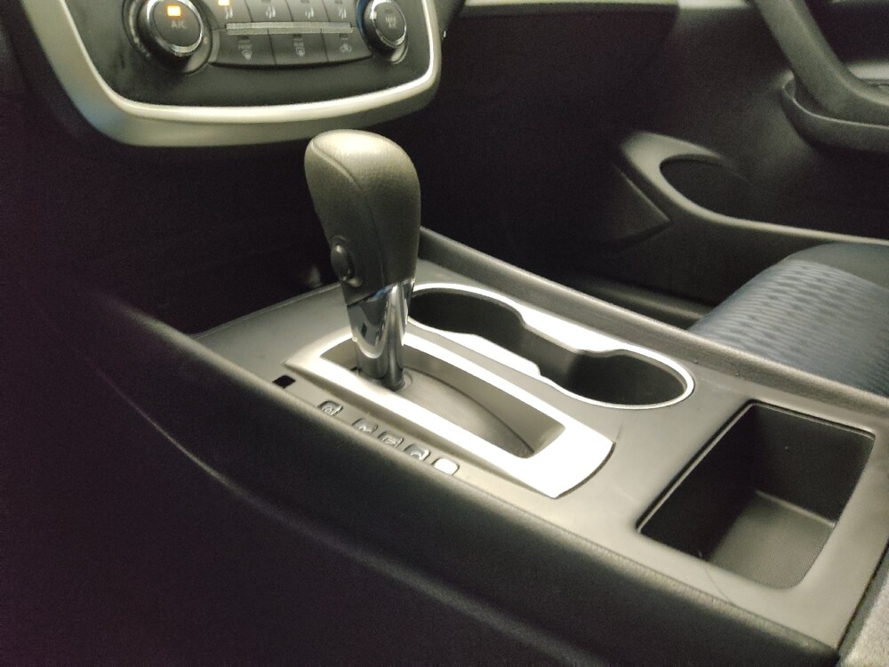 2017 Nissan Altima in Lombard, IL 60148 - 18080129 26
