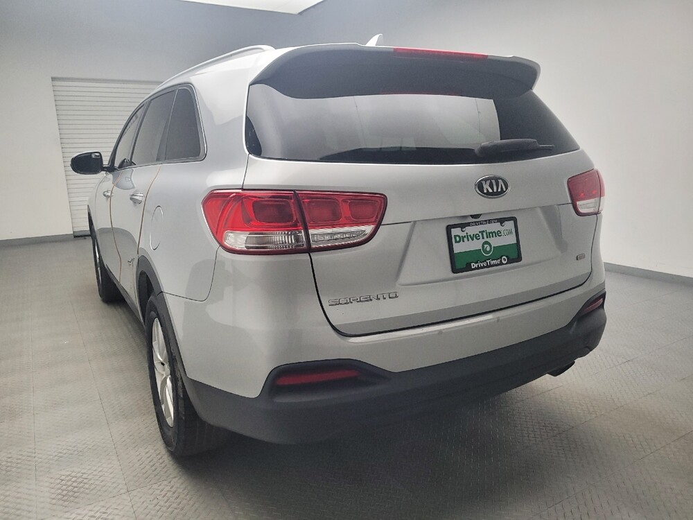 2016 Kia Sorento in Eastpointe, MI 48021 - 18080139 6