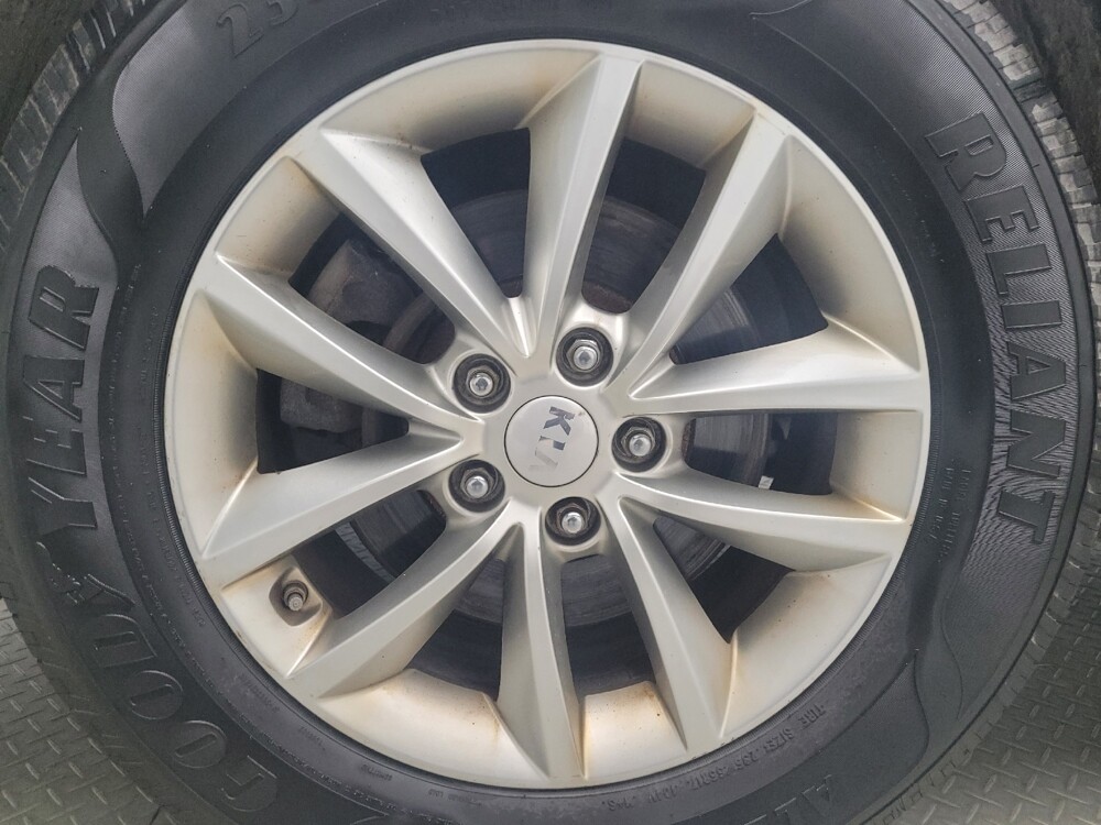 2016 Kia Sorento in Eastpointe, MI 48021 - 18080139 31