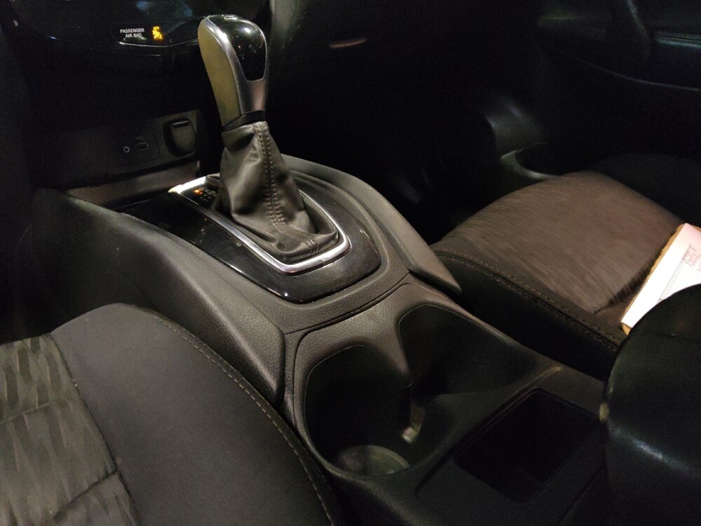 2020 Nissan Rogue in Chandler, AZ 85225 - 18080146 26