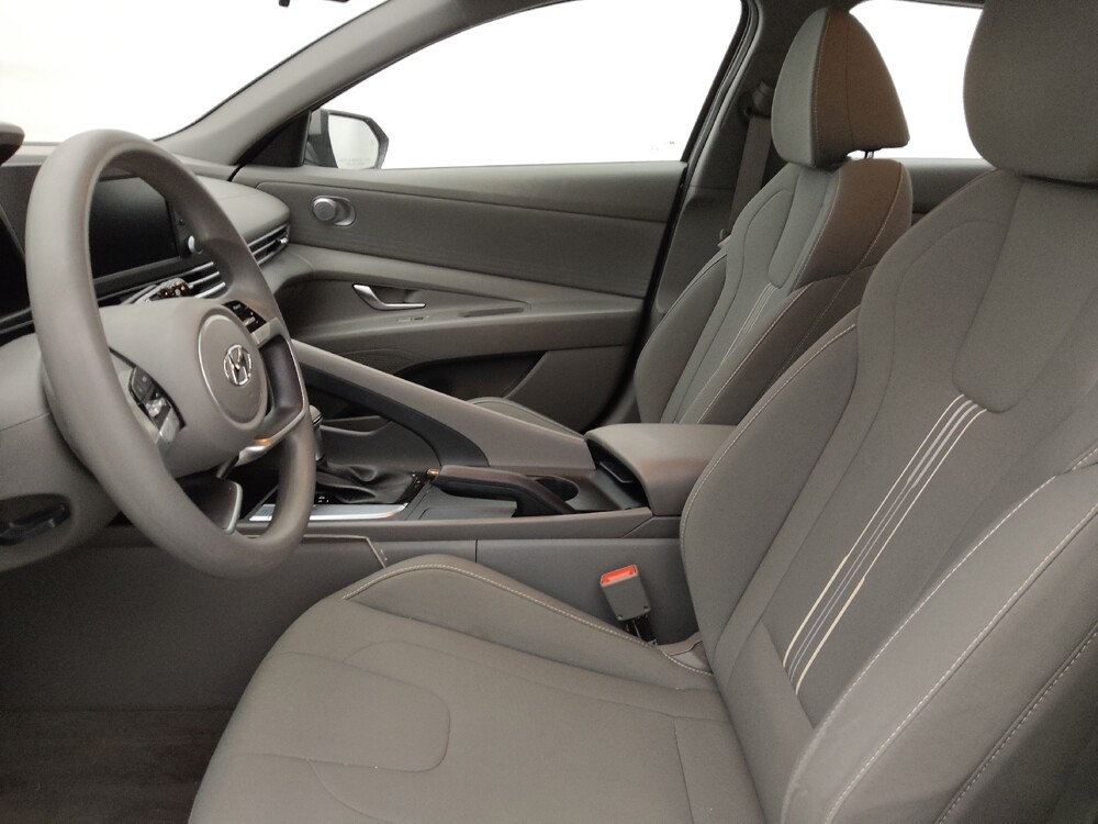 2022 Hyundai Elantra in Tallahassee, FL 32304 - 18080165 17