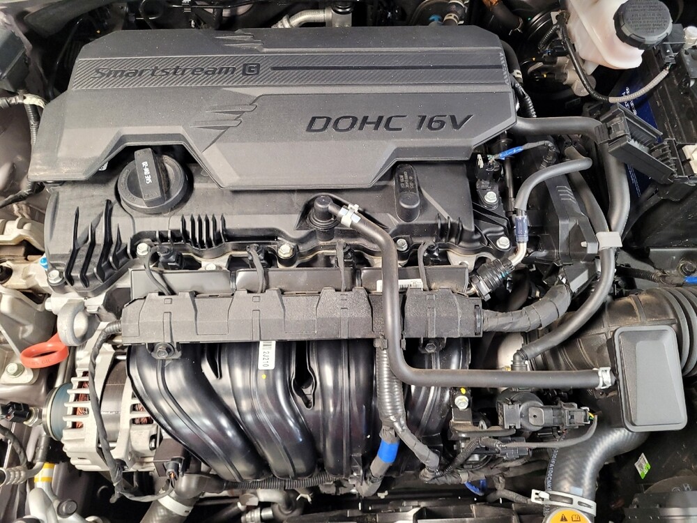 2022 Hyundai Elantra in Tallahassee, FL 32304 - 18080165 30