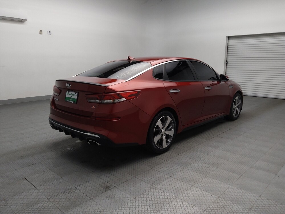 2019 Kia Optima in Lewisville, TX 75067 - 18080166 9