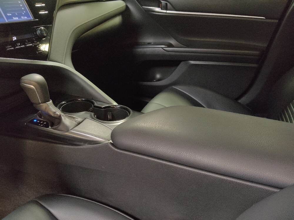 2019 Toyota Camry in Tampa, FL 33619 - 18080168 26