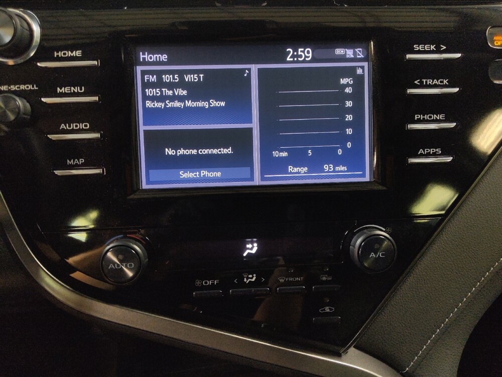 2019 Toyota Camry in Tampa, FL 33619 - 18080168 25