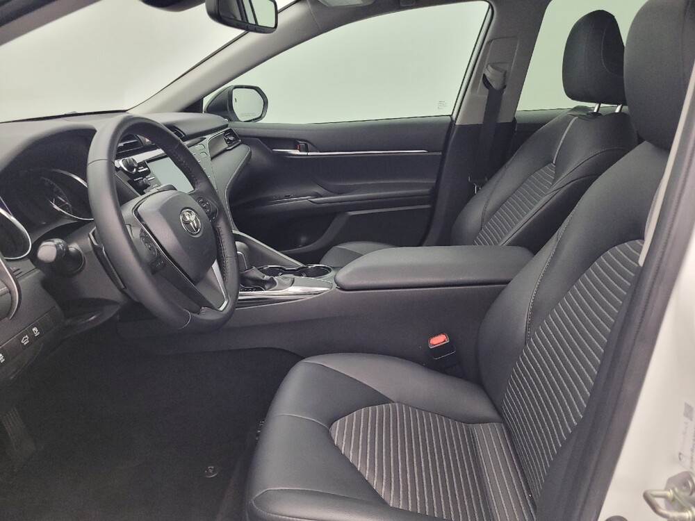 2019 Toyota Camry in Tampa, FL 33619 - 18080168 17