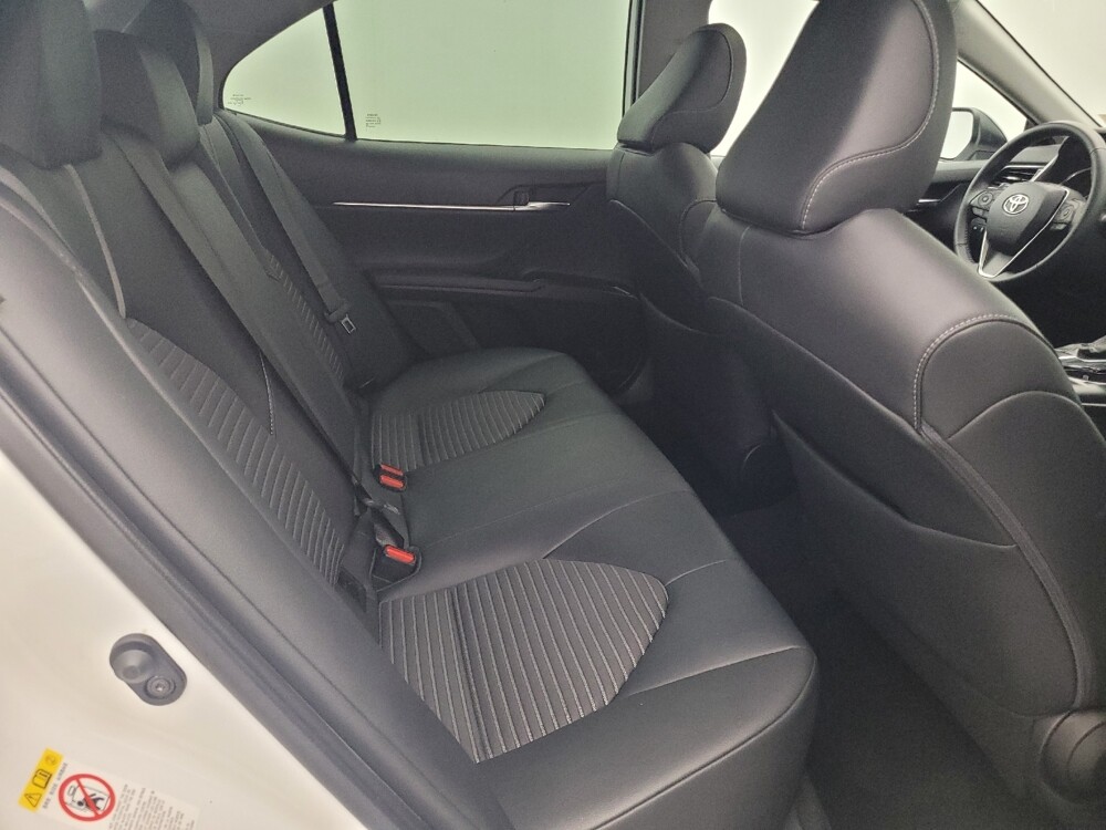 2019 Toyota Camry in Tampa, FL 33619 - 18080168 19