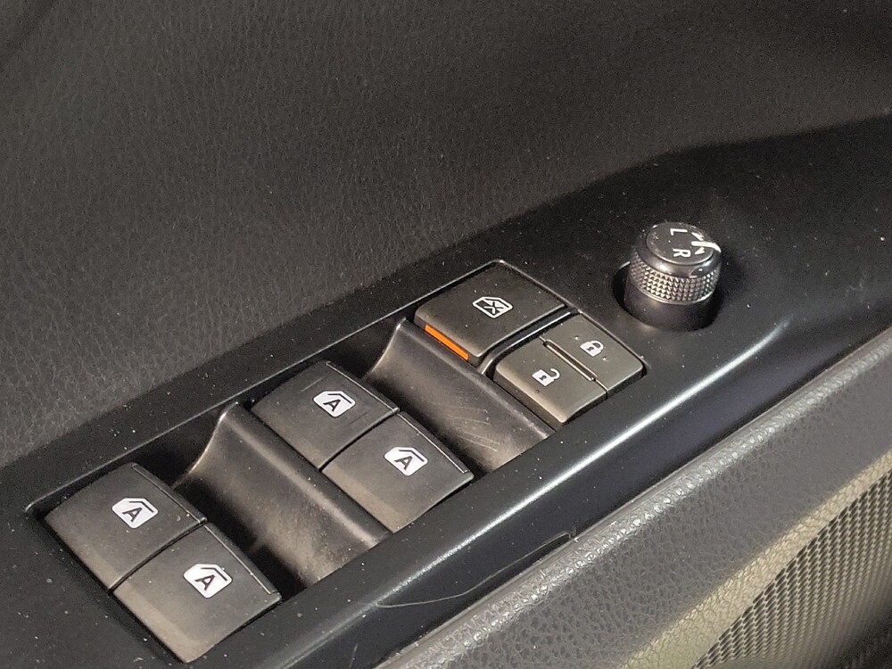 2019 Toyota Camry in Tampa, FL 33619 - 18080168 27