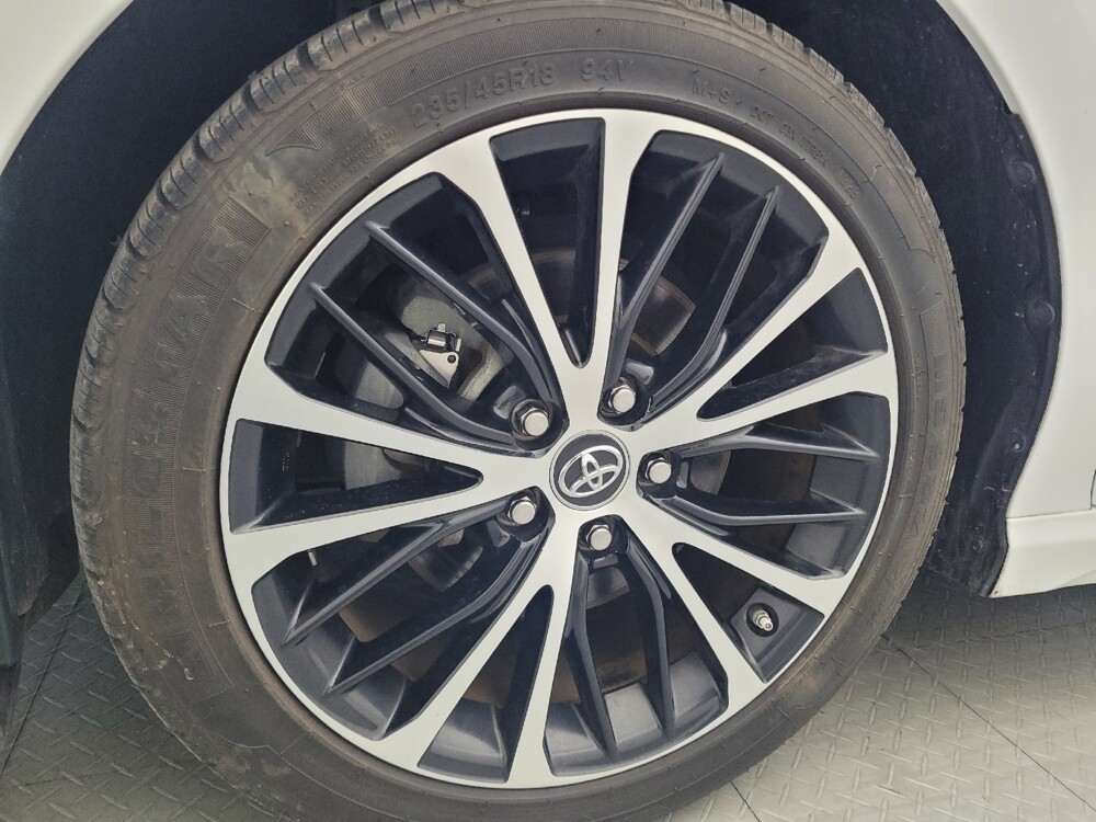 2019 Toyota Camry in Tampa, FL 33619 - 18080168 31