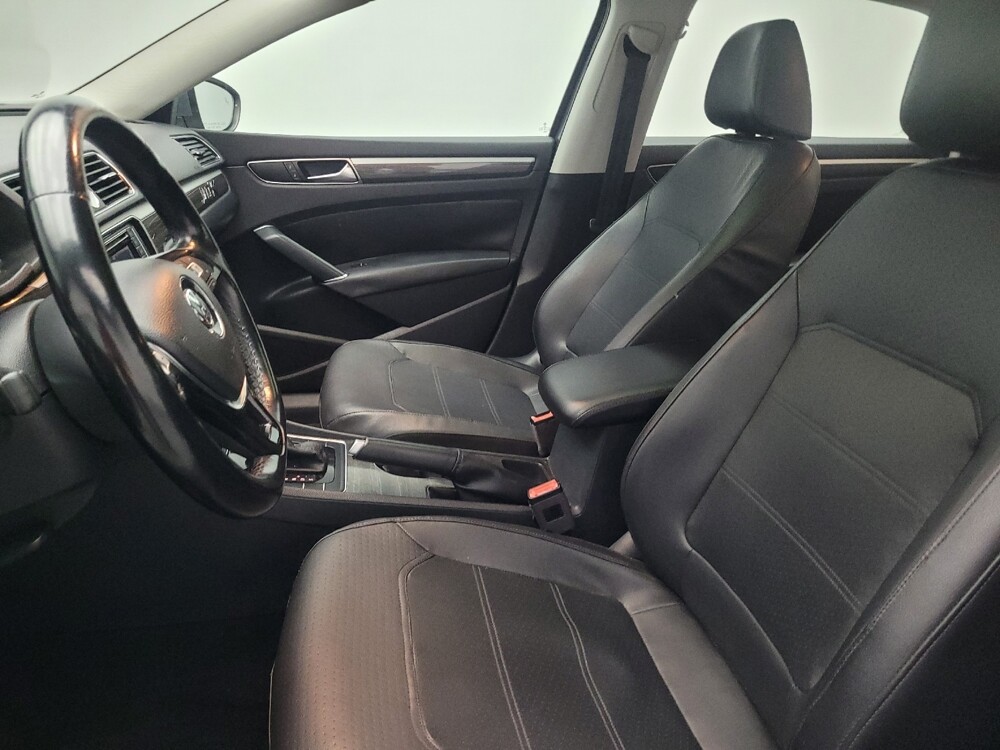 2017 Volkswagen Passat in Marietta, GA 30062 - 18080227 17