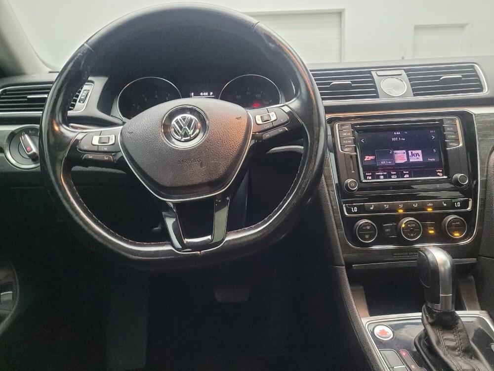 2017 Volkswagen Passat in Marietta, GA 30062 - 18080227 22