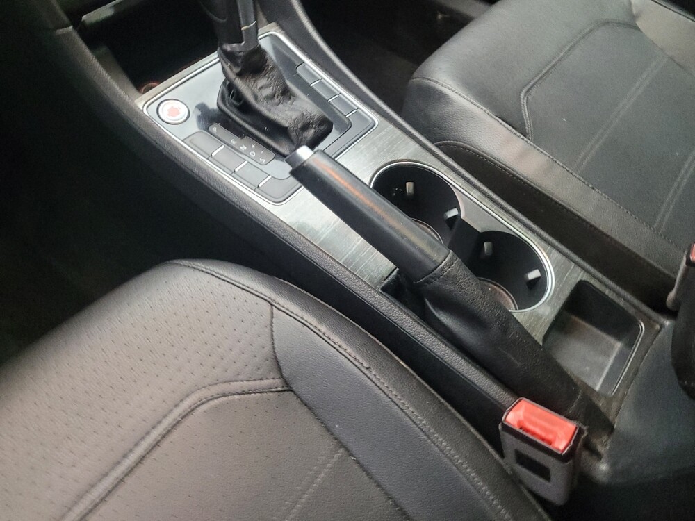 2017 Volkswagen Passat in Marietta, GA 30062 - 18080227 26