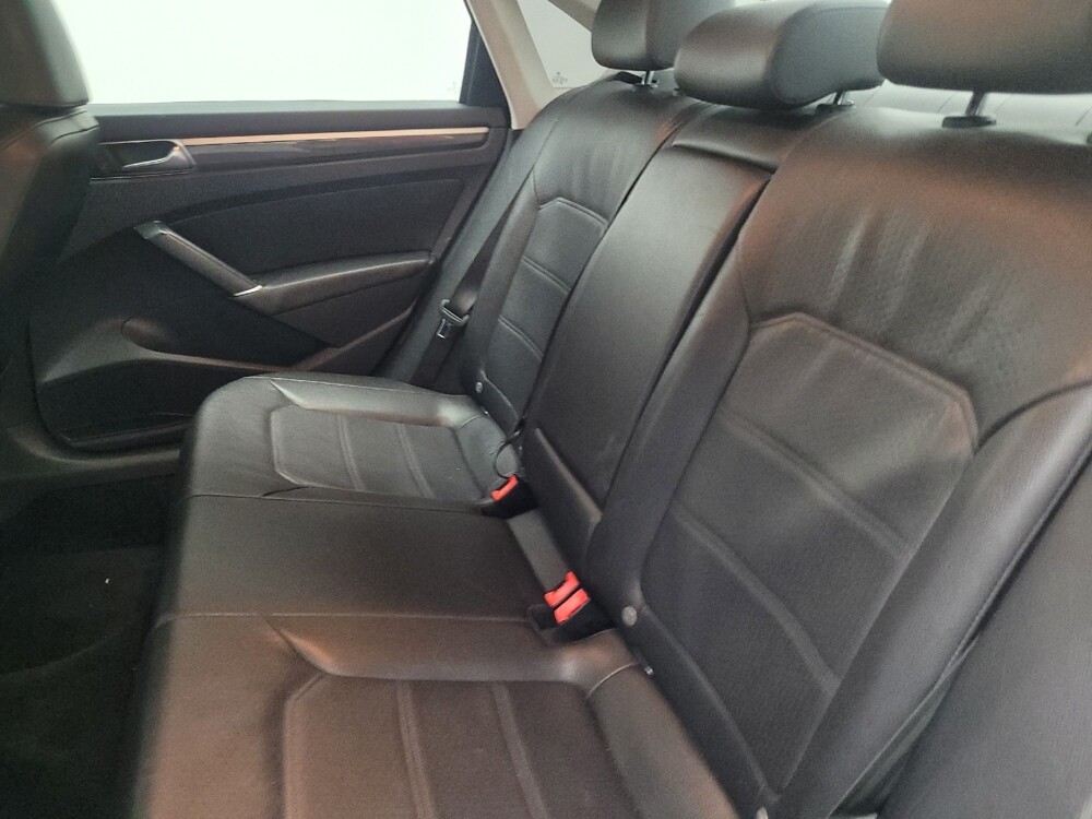 2017 Volkswagen Passat in Marietta, GA 30062 - 18080227 18