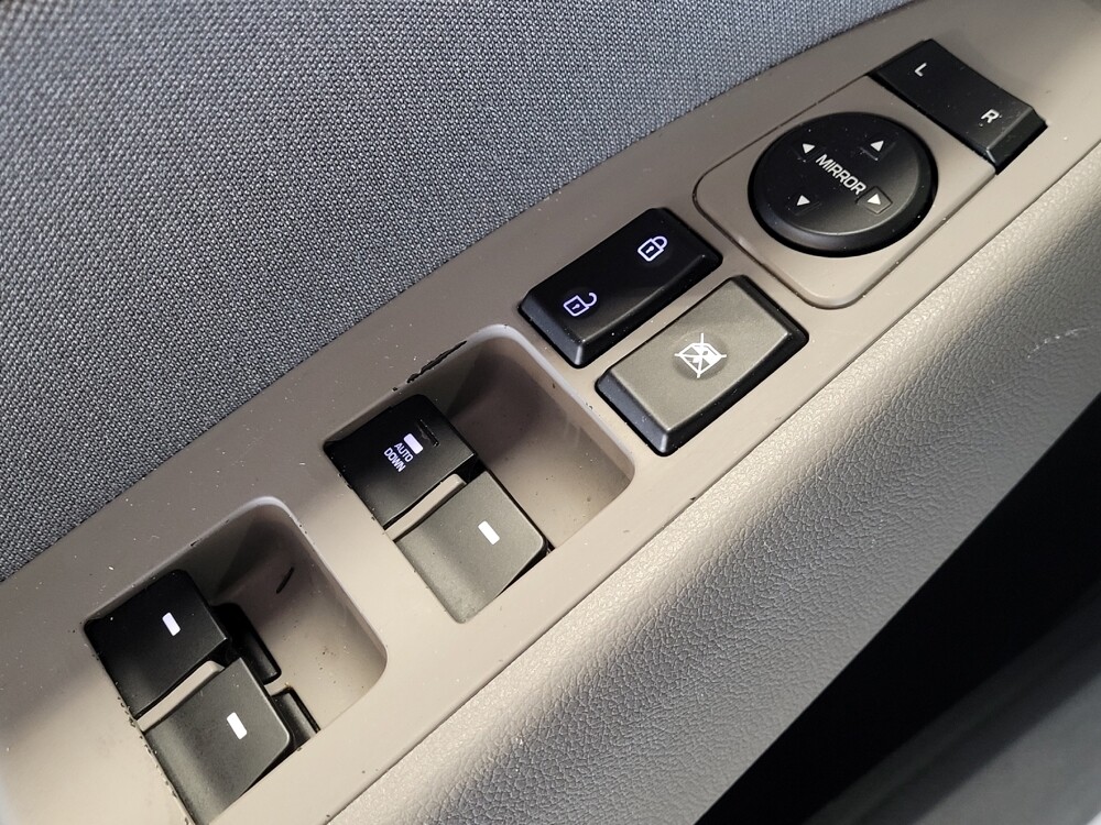 2019 Hyundai Elantra in Columbia, SC 29210 - 18080257 27