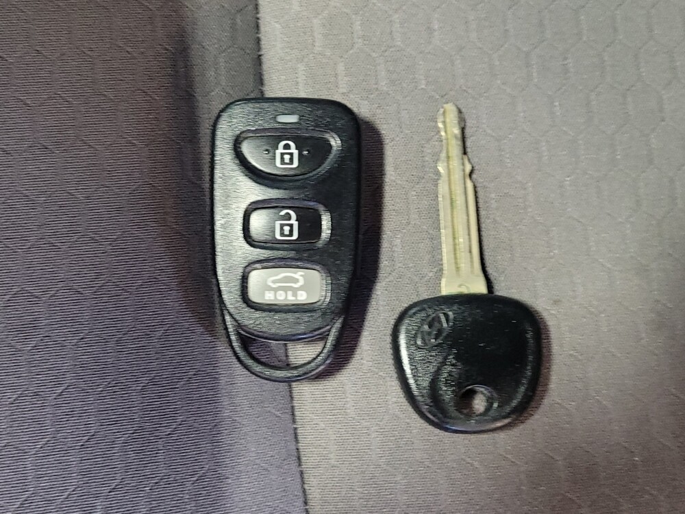 2019 Hyundai Elantra in Columbia, SC 29210 - 18080257 32