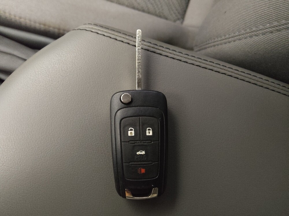 2015 Chevrolet Malibu in Lakewood, CO 80215 - 18080279 32