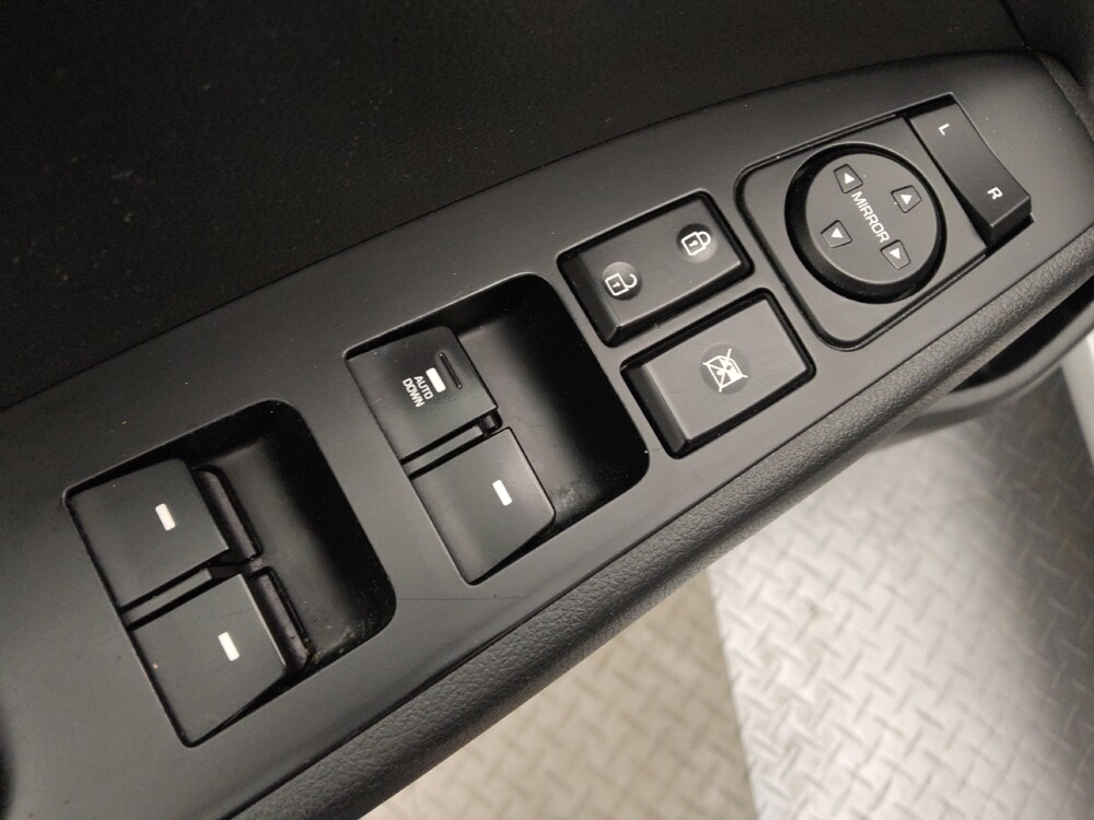 2018 Hyundai Elantra in Lakewood, CO 80215 - 18080280 27