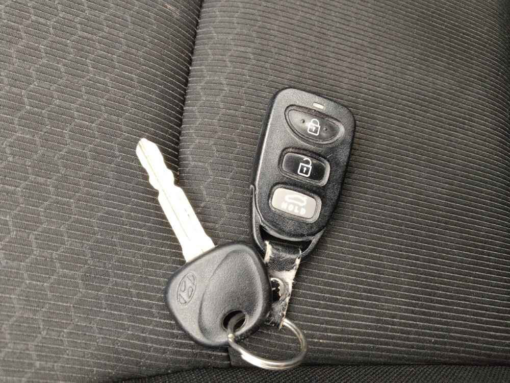 2018 Hyundai Elantra in Lakewood, CO 80215 - 18080280 32