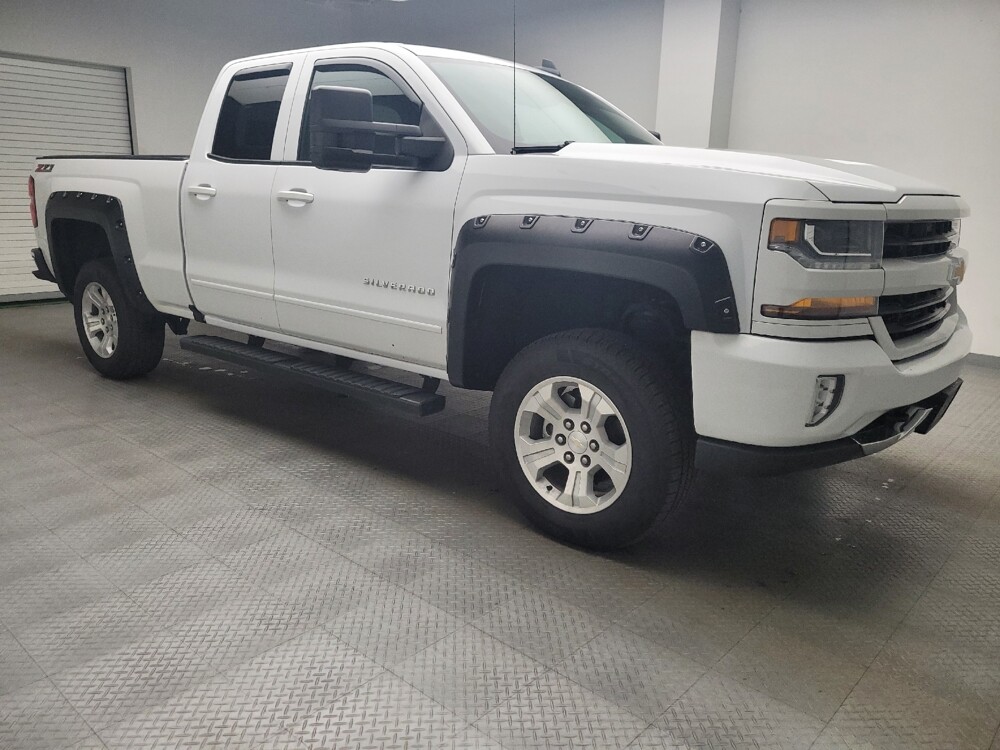 2017 Chevrolet Silverado 1500 in Eastpointe, MI 48021 - 18080297 11