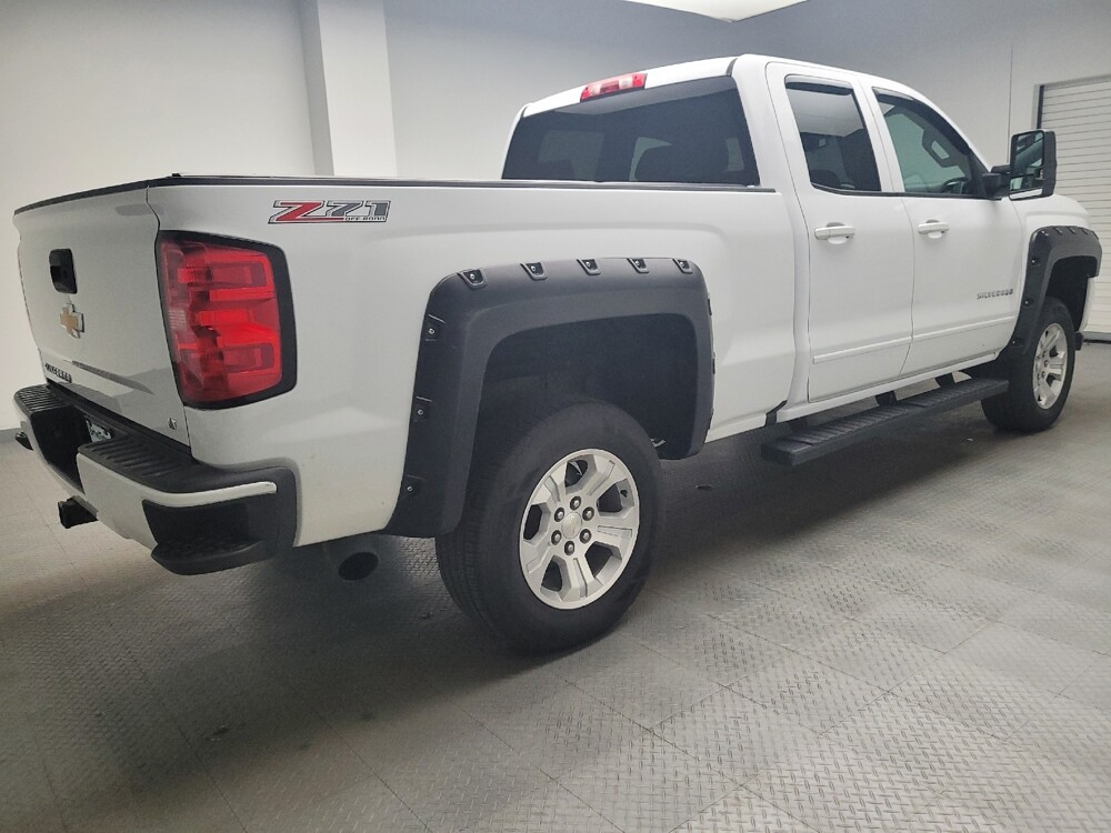 2017 Chevrolet Silverado 1500 in Eastpointe, MI 48021 - 18080297 10
