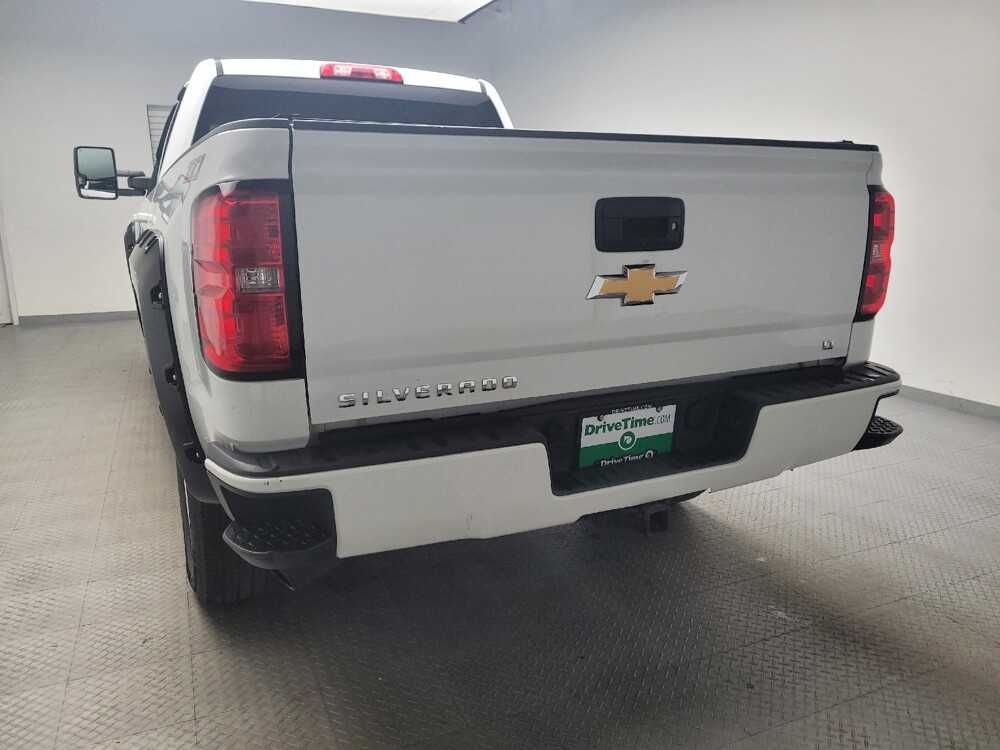 2017 Chevrolet Silverado 1500 in Eastpointe, MI 48021 - 18080297 6