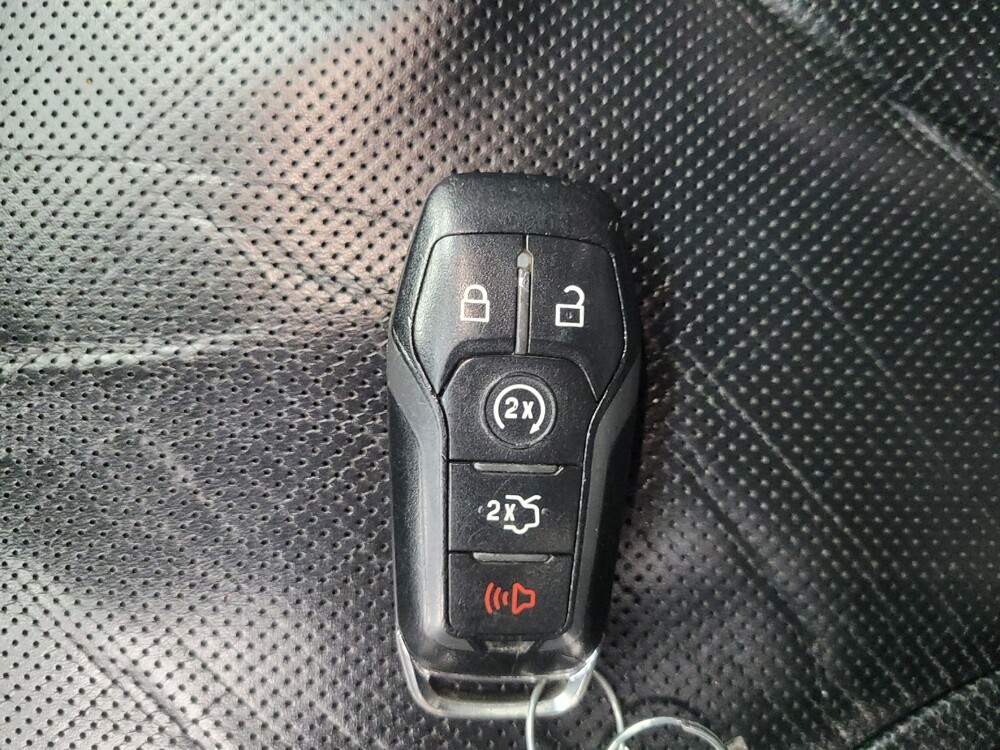 2017 Lincoln MKX in Highland, IN 46322 - 18080301 32