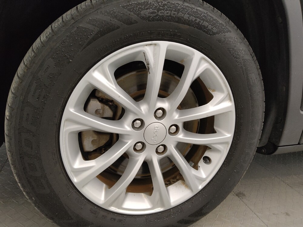 2019 Jeep Cherokee in Knoxville, TN 37923 - 18080307 31