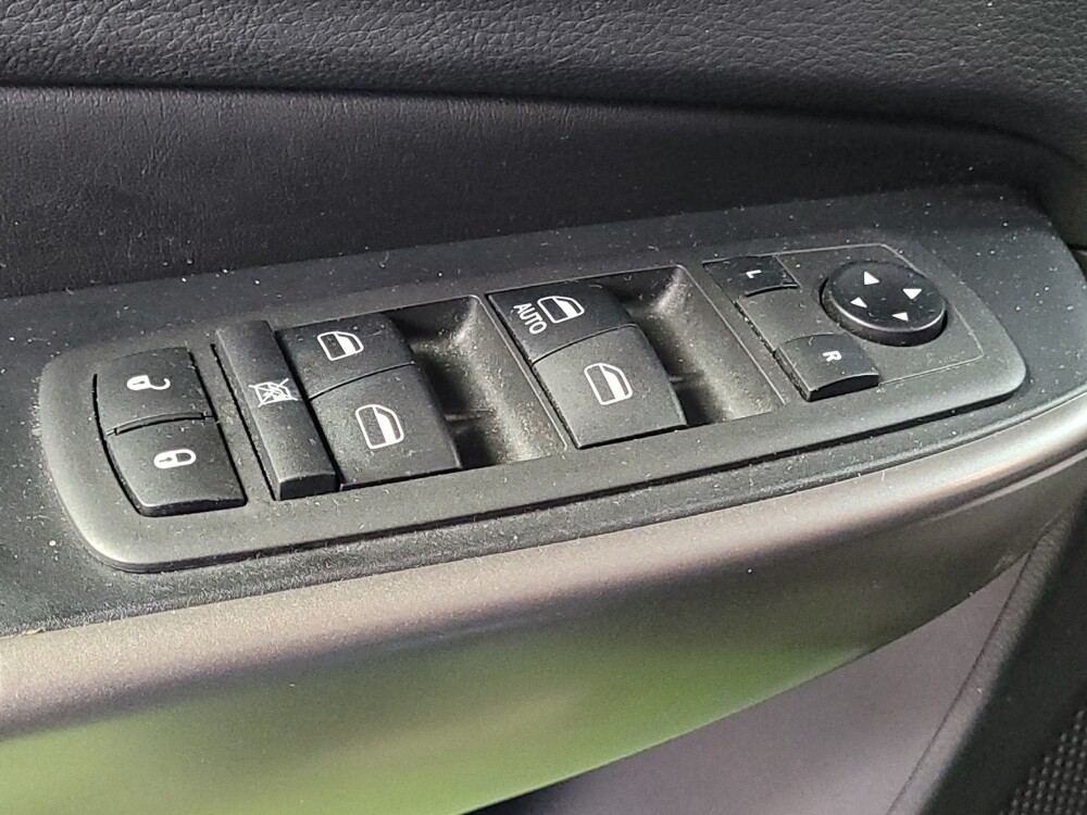 2019 Jeep Cherokee in Knoxville, TN 37923 - 18080307 27