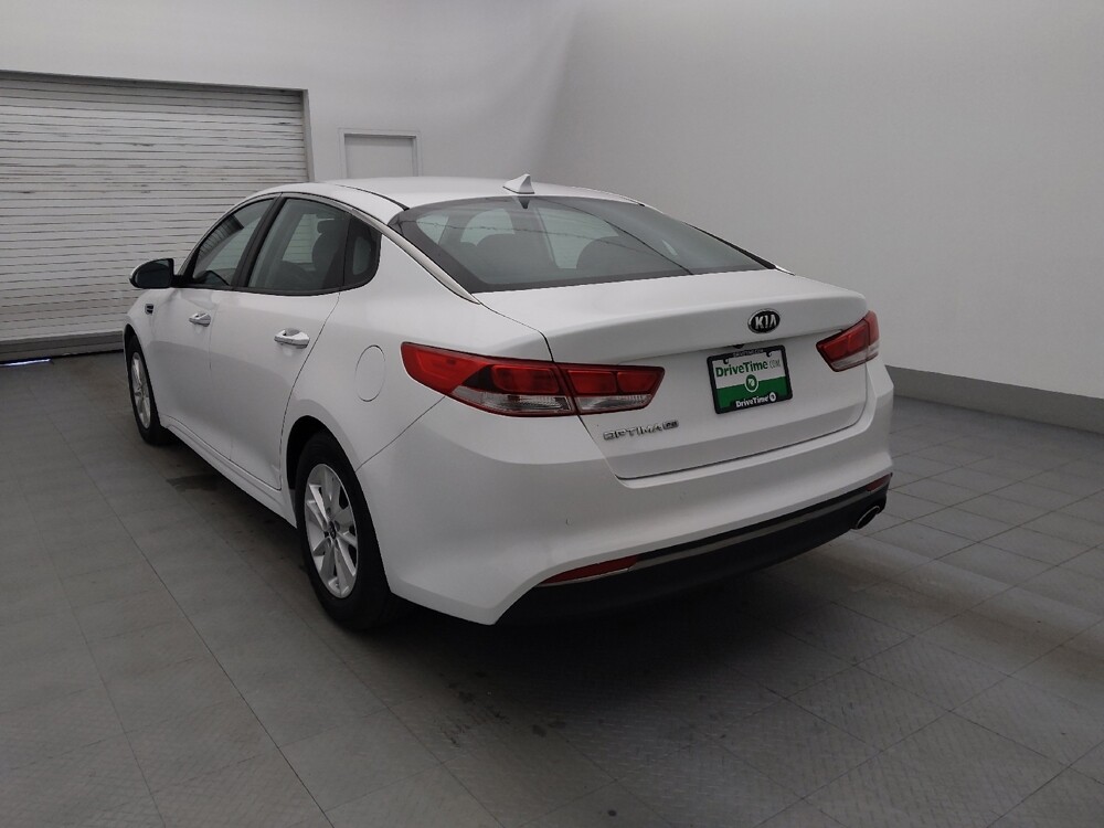 2018 Kia Optima in Knoxville, TN 37923 - 18080320 5