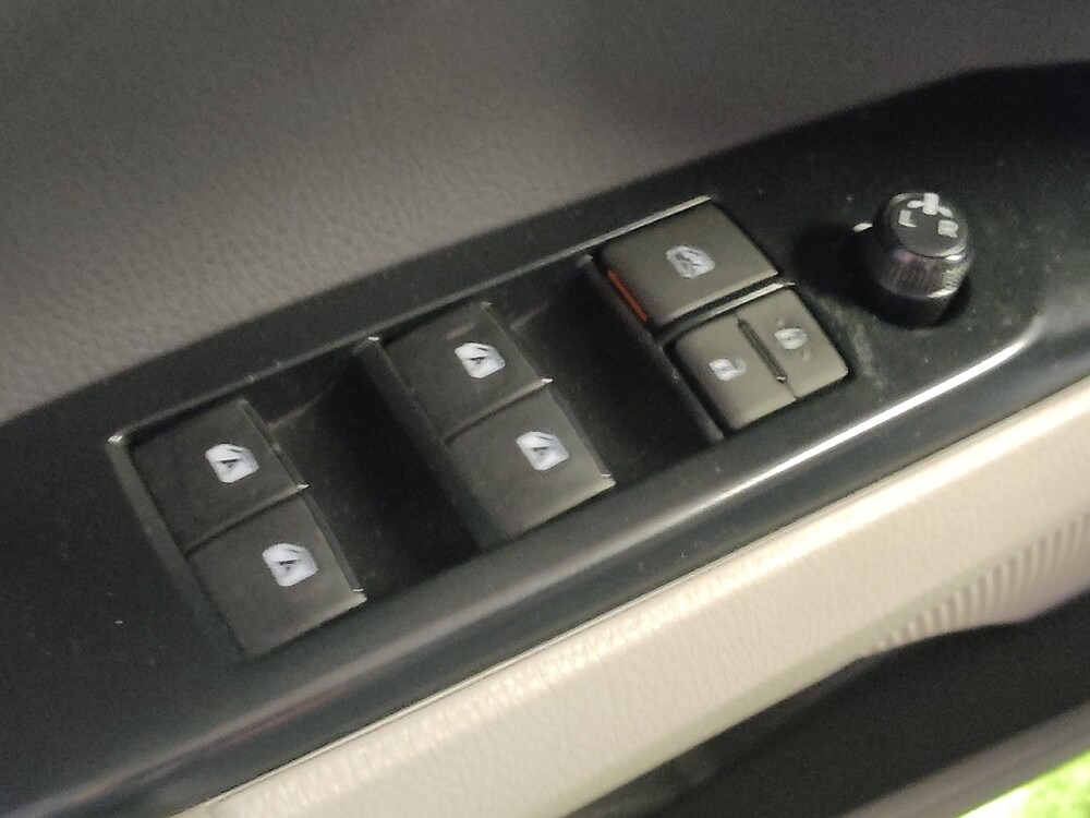 2018 Toyota Camry in Charleston, SC 29414 - 18080340 27