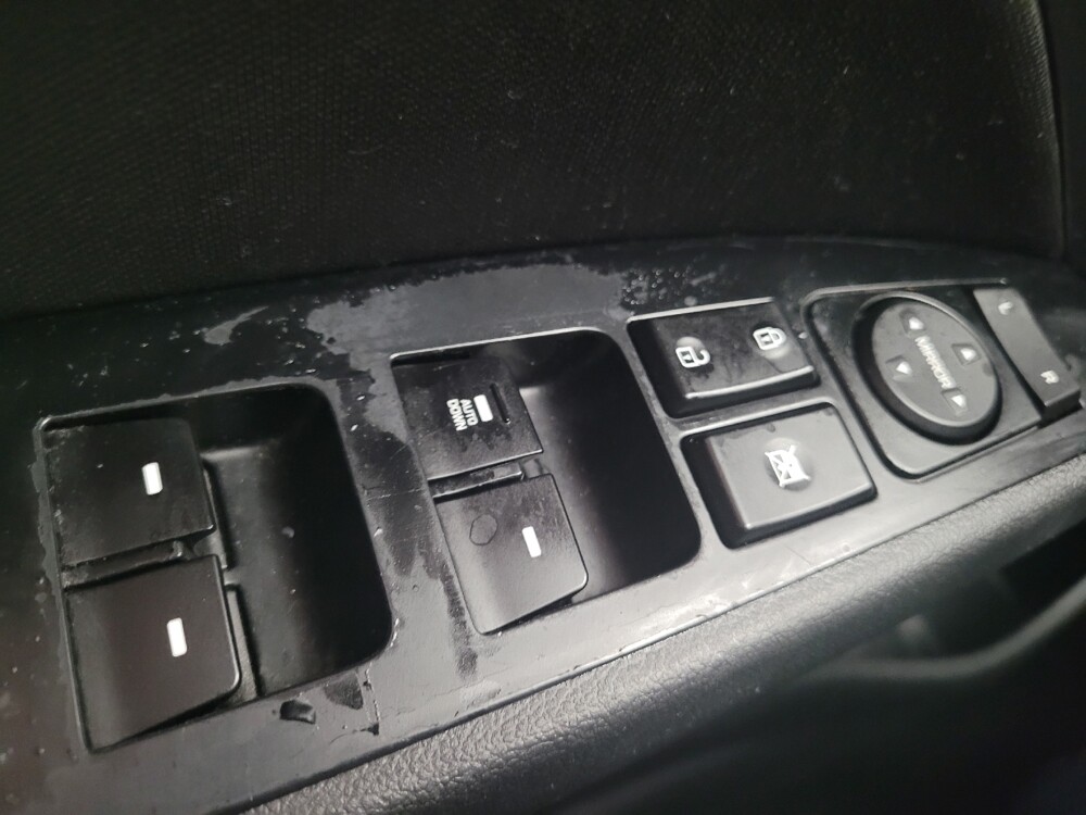 2019 Hyundai Elantra in Madison, TN 37115 - 18080357 27